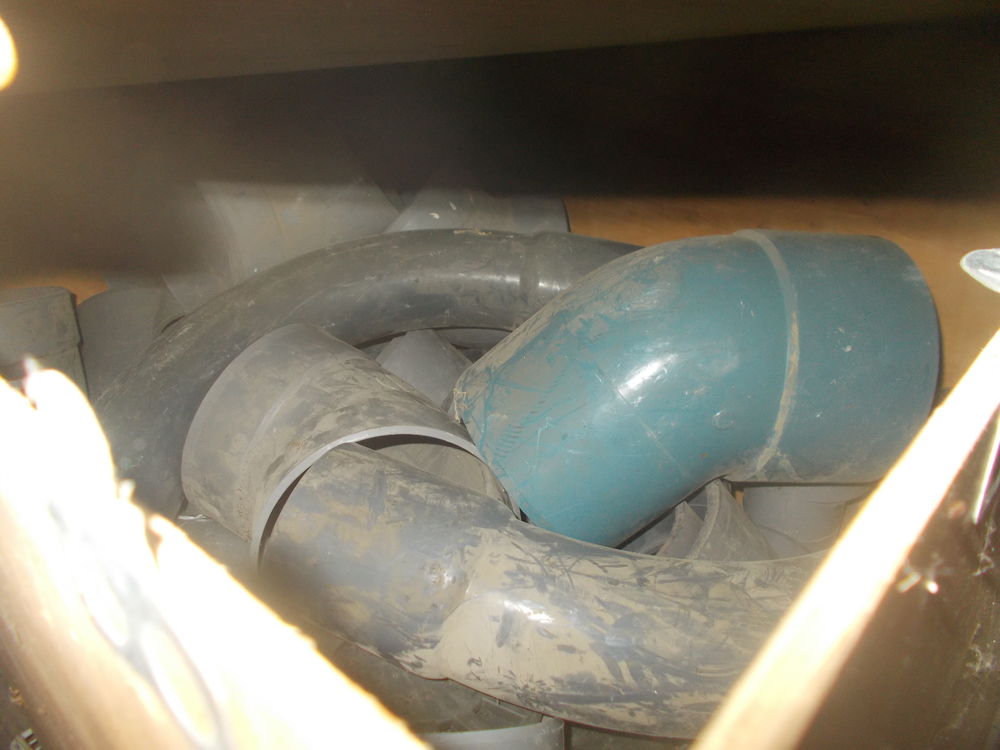 plusieurs lot divers coude pvc  faire prix 100 Saran (45)