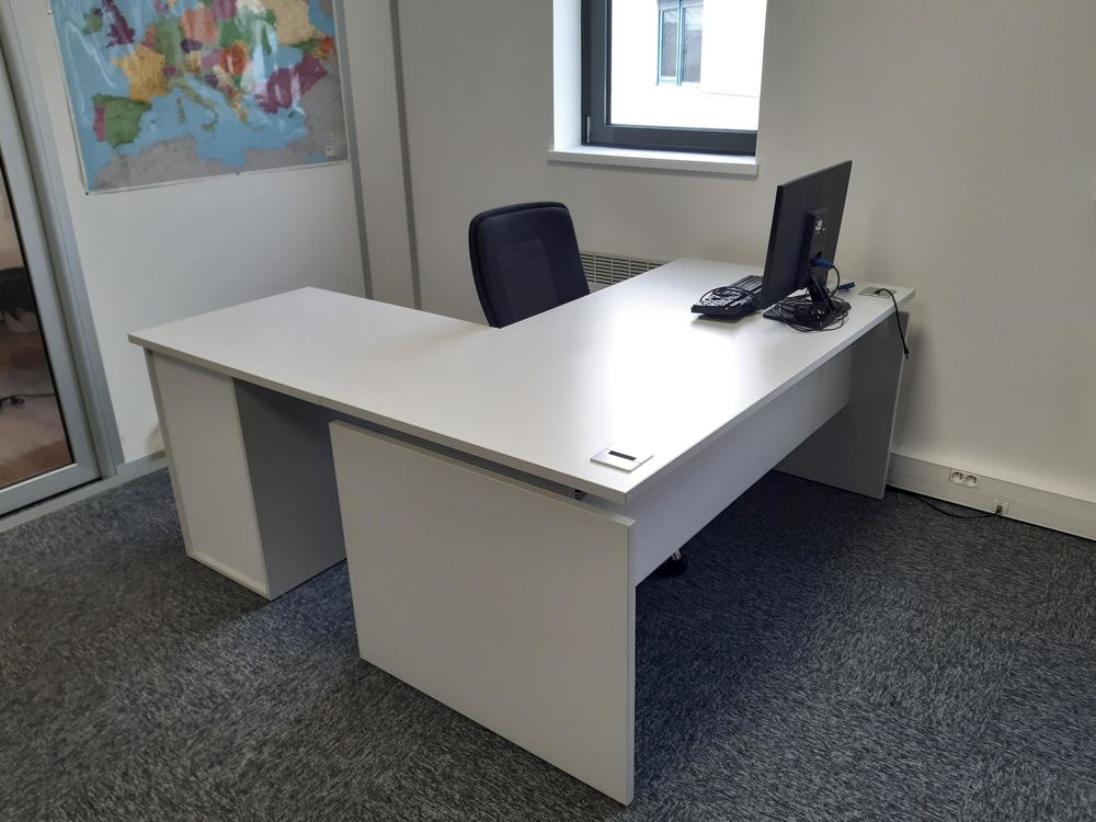 Plusieurs meubles et 1 frigo 50 Avon (77)