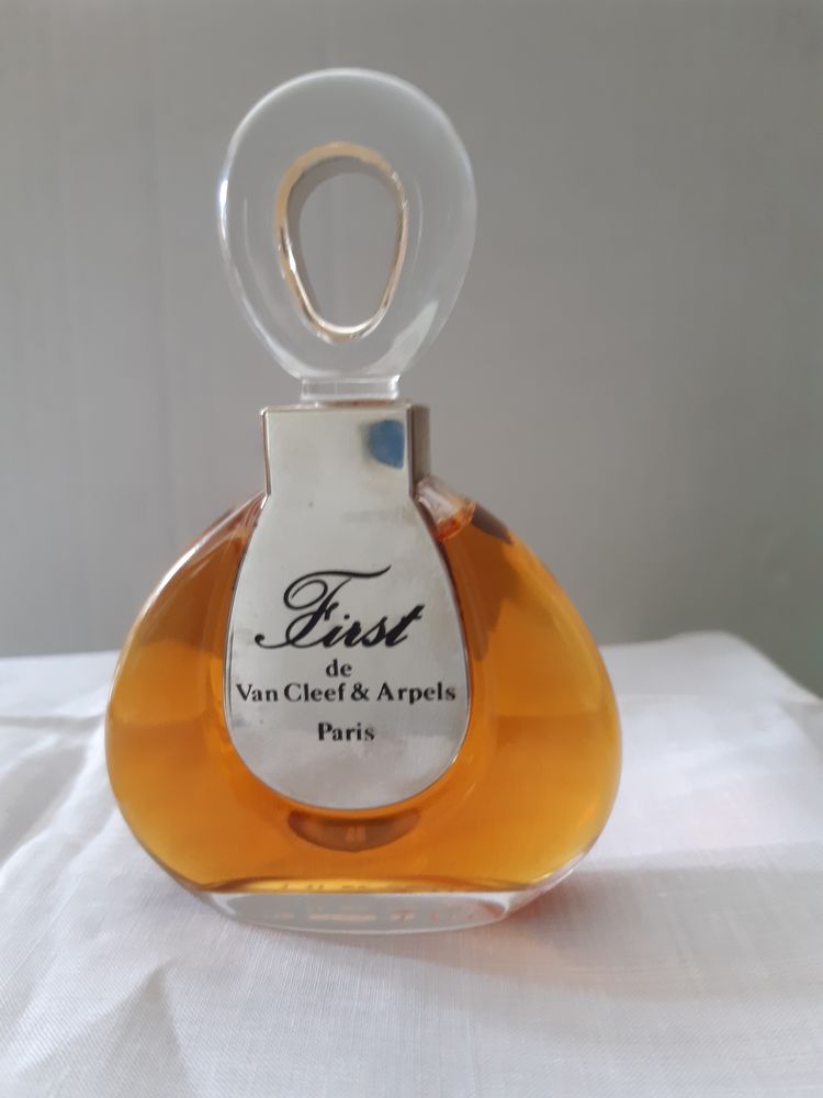 plusieurs parfums et eau de parfums 0 Lons (64)