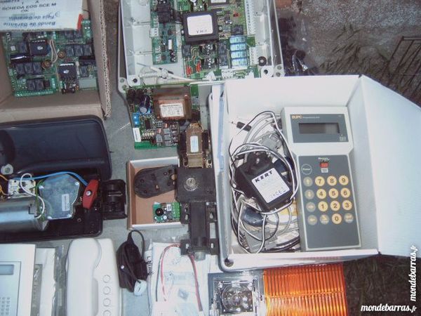 plusieurs pi�ces portail Electronique faire prix 200 Saran (45)