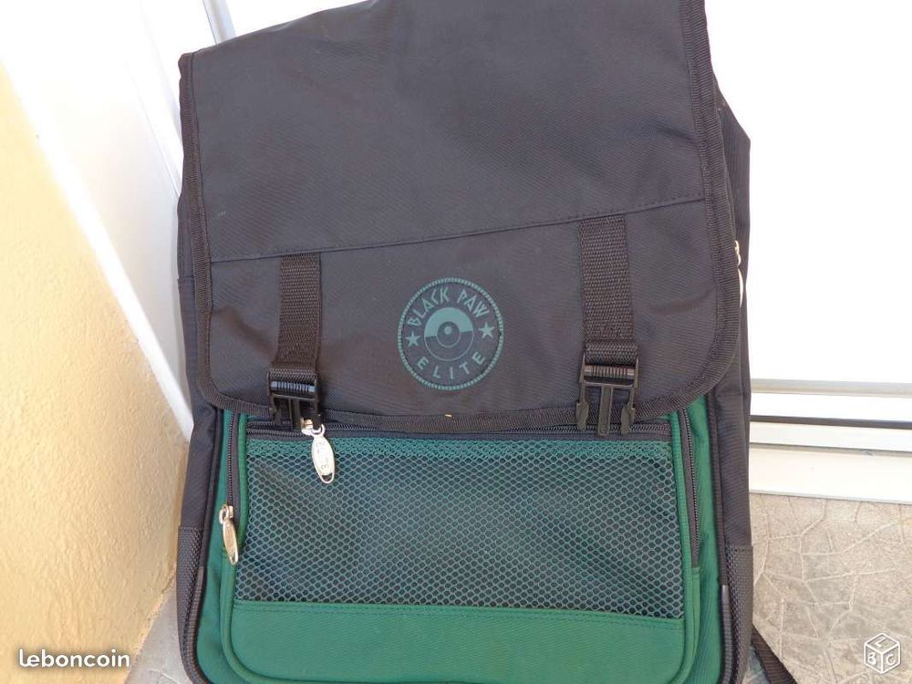 SAC A DOS plusieurs pochettes dos rembourr� 20 Lu�on (85)