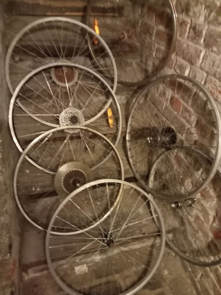 plusieurs roues de velos toutes dimentions 50 Hellemmes Lille (59)