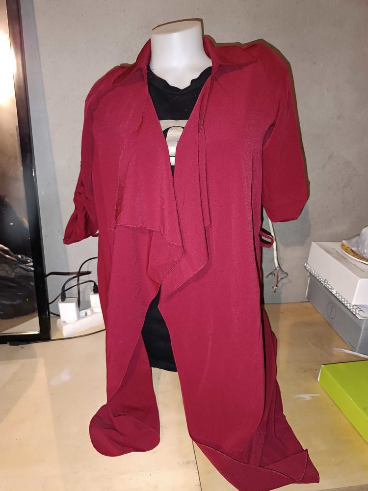 plusieurs v�tements de taille M a XL les hauts a 2� , pantalon 4�, blouson 15� + renseignements par message j'en ai d'autres n'h�sitez 4 Feurs (42)