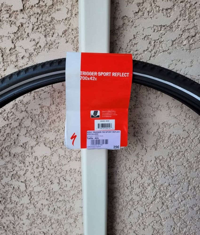 PNEU  V�lo  700*42C 12 Beaurepaire (38)