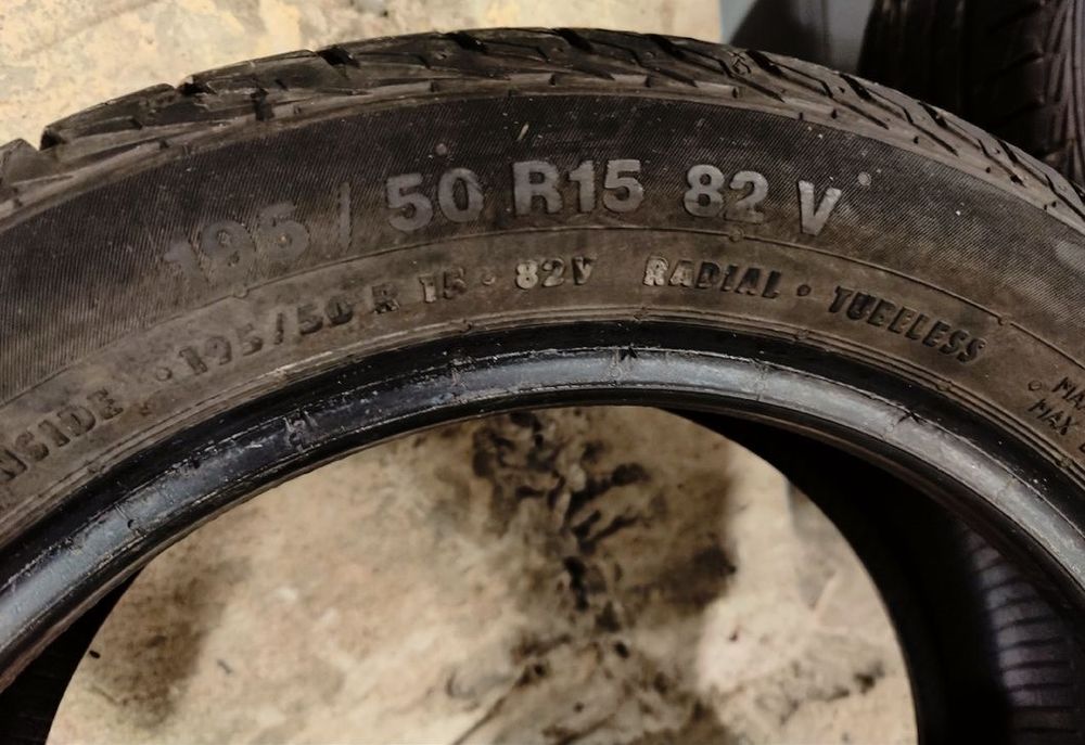 2 pneus 195/50r82v >1000 kms tr�s bon �tat 60 Chamb�ry (73)