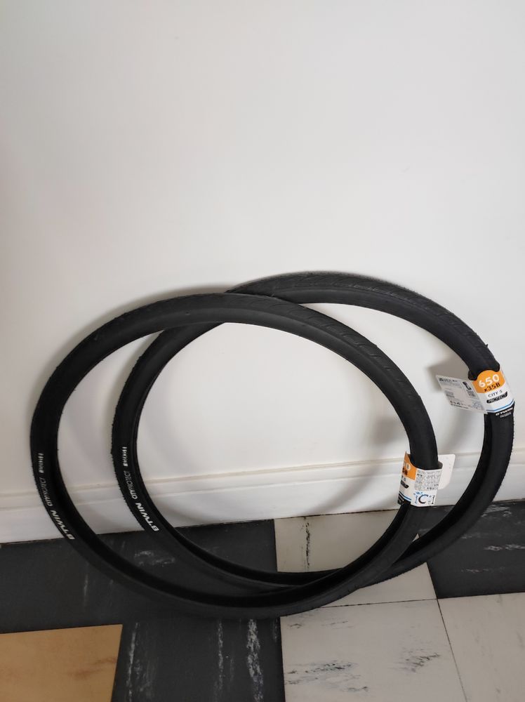 2 pneus v�lo neuf saint Etienne uniquement 20 Saint-�tienne (42)