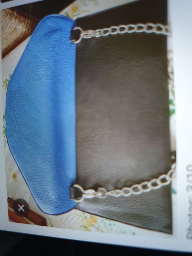 Pochette bleue et noire 25 Gennevilliers (92)