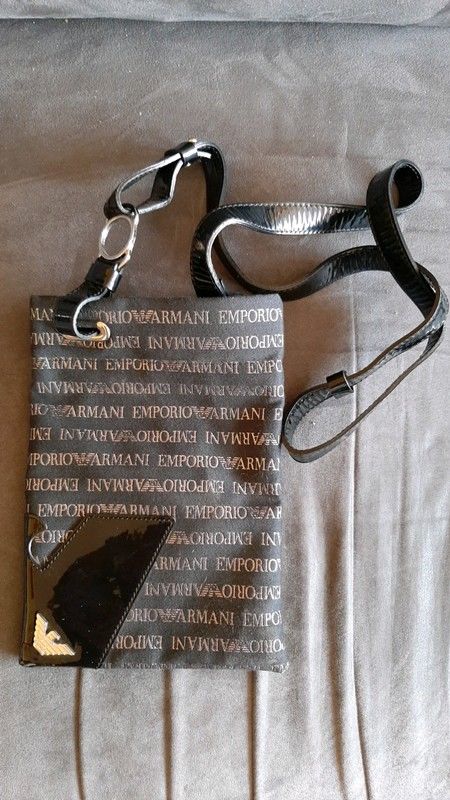 Pochette Emporio Armani 50 Chalon-sur-Sa�ne (71)
