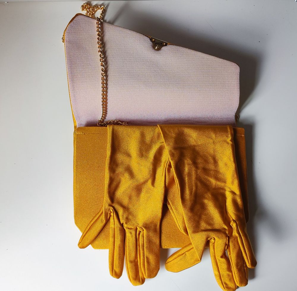 Pochette + gants 12 Charbonni�res-les-Bains (69)