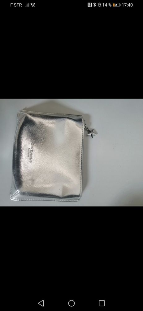 Pochette Givenchy 10 Mulhouse (68)