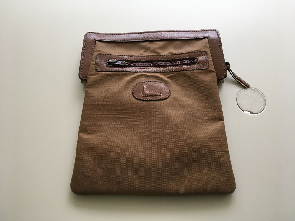 Pochette Lancel 29 N�mes (30)