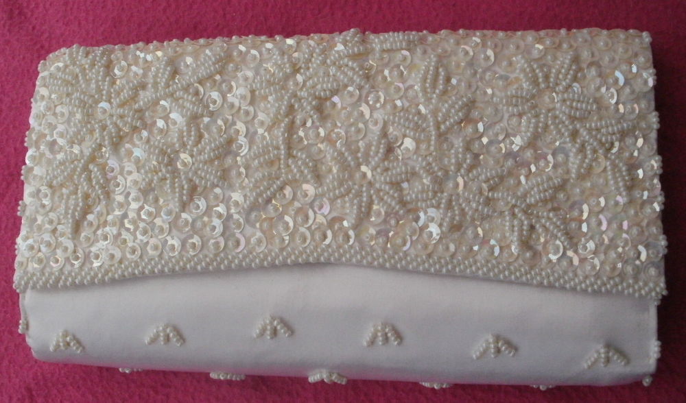 Pochette neuve, d�cor�e de petites perles 7 Montauban (82)