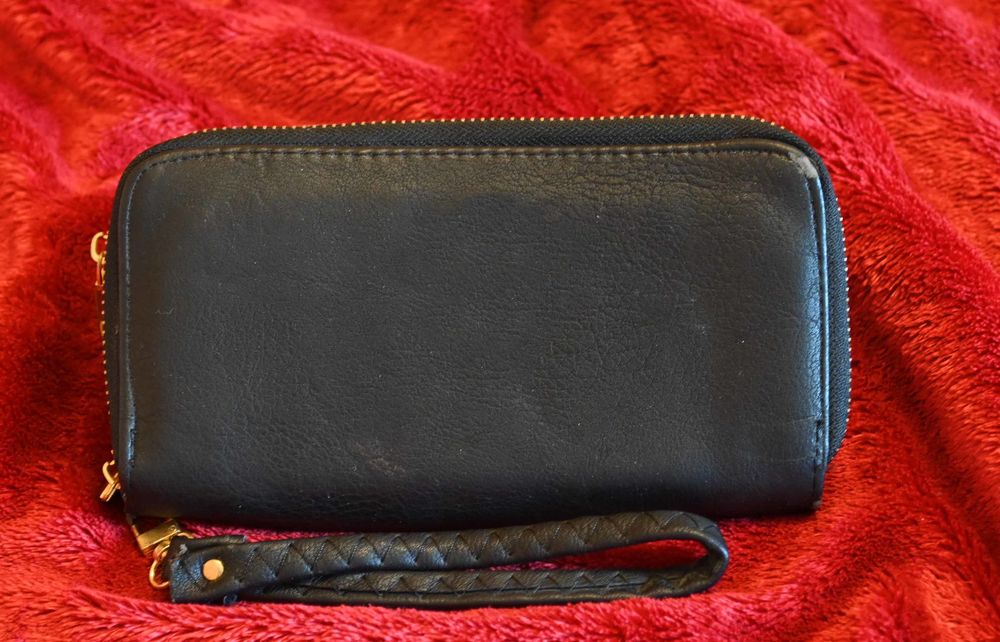 Pochette noire 3 Marseille 13 (13)