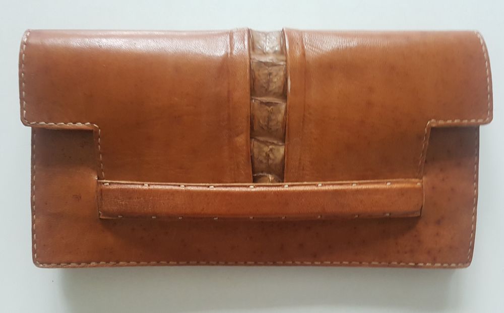 Pochette en peau 0 Marseilles-l�s-Aubigny (18)