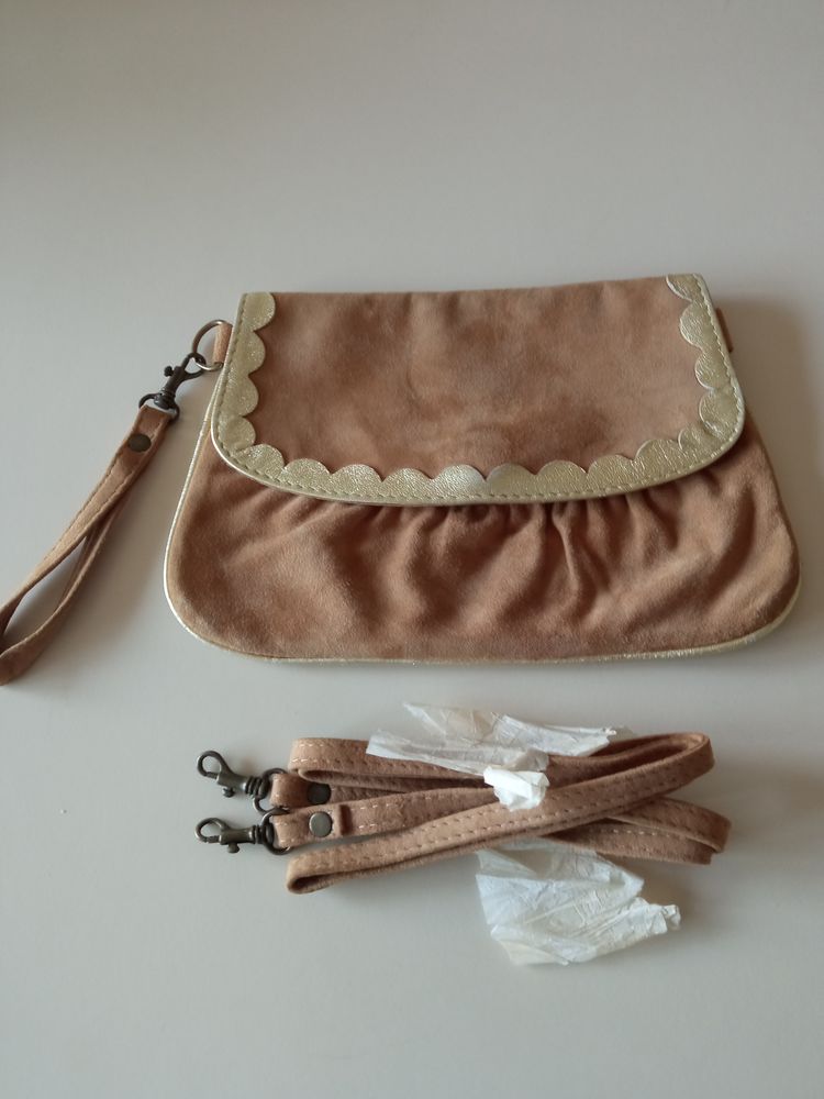 Pochette petite Mendigote 65 Puteaux (92)