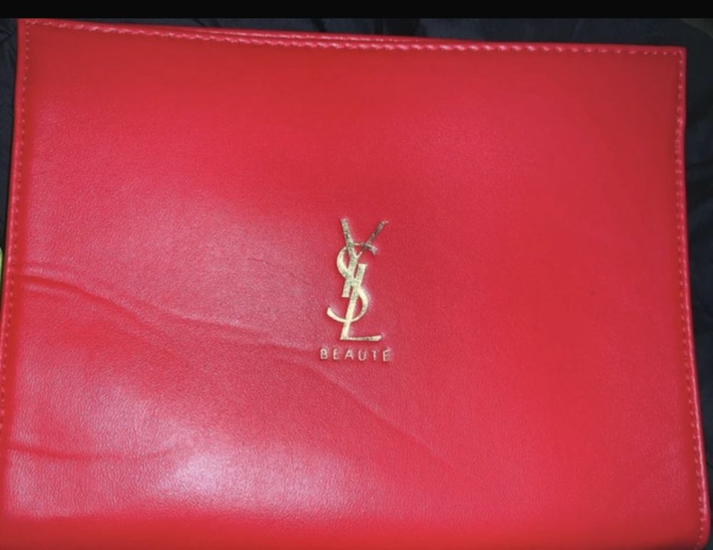 Pochette rouge 30 Bourg-en-Bresse (01)