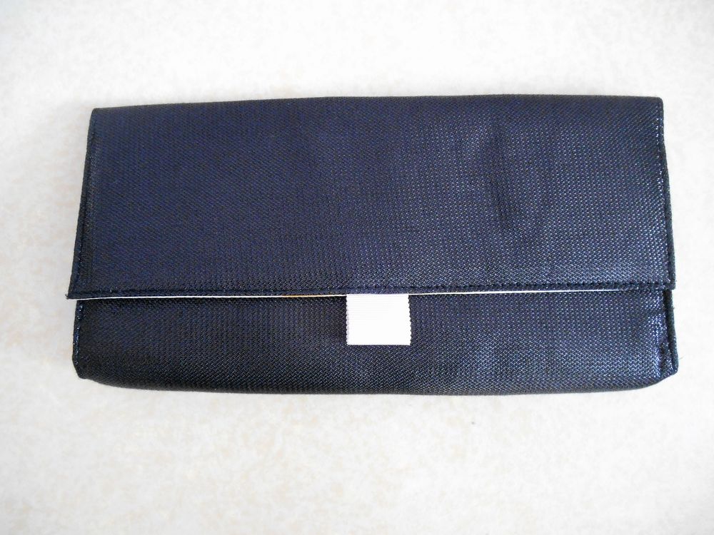 Pochette de soir�e La petite robe noire int�rieur en tissus 18 Villejuif (94)