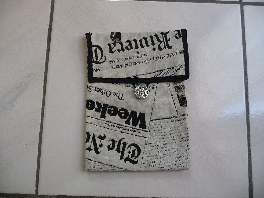 Pochette tissu motif journaux NEUVE 6 Celles-sur-Belle (79)