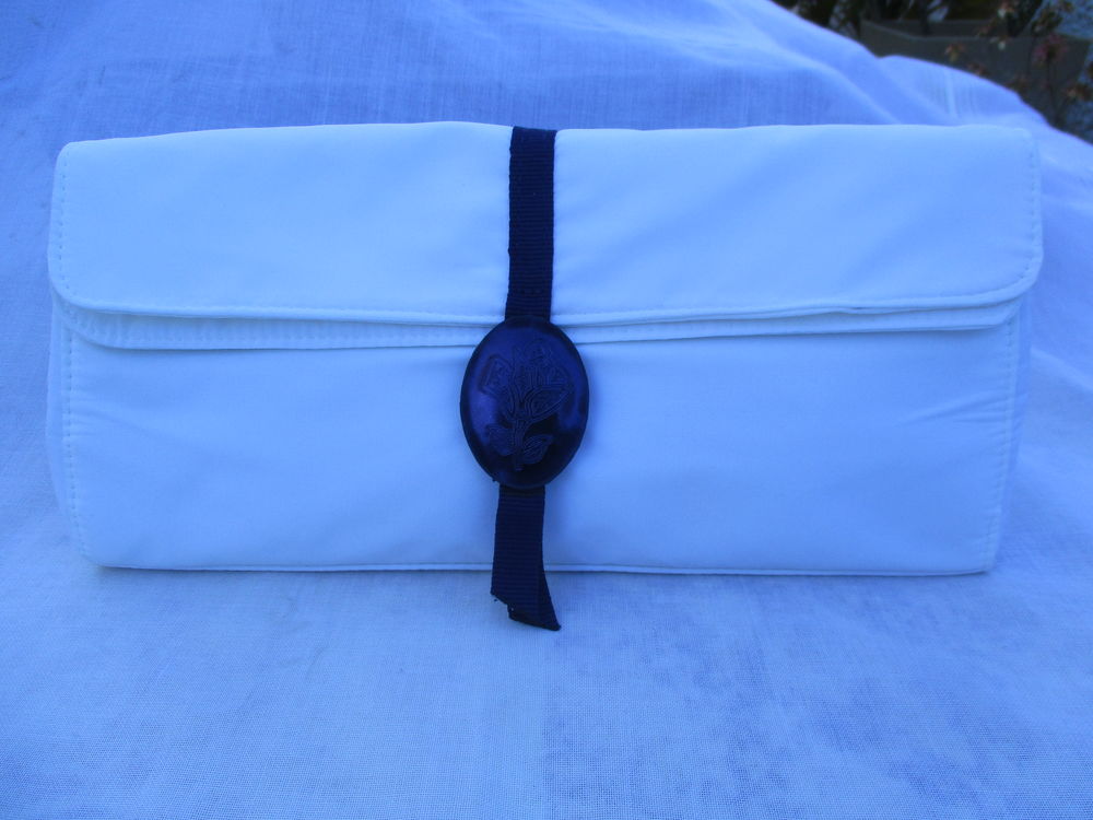 Pochette/Trousse Doubl�e avec Rabat et Pression - Neuve 10 La Fert�-Alais (91)