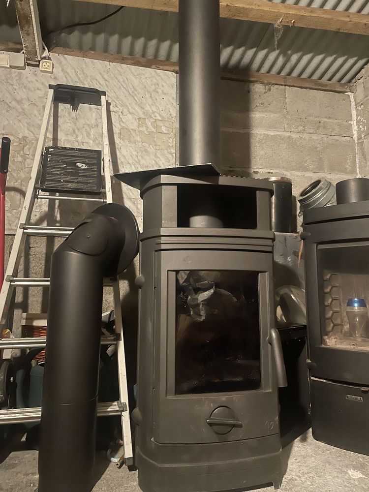 Poel a bois invicta 550 La Ro� (53)