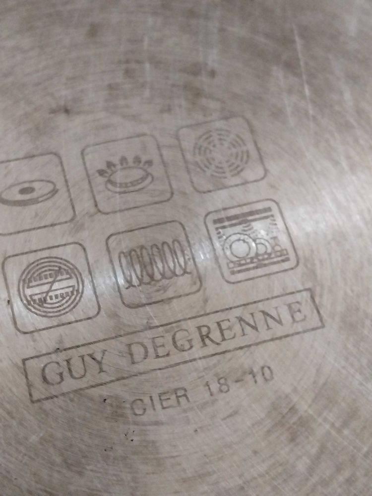 po�le en acier Guy Degrenne 70 Guyancourt (78)