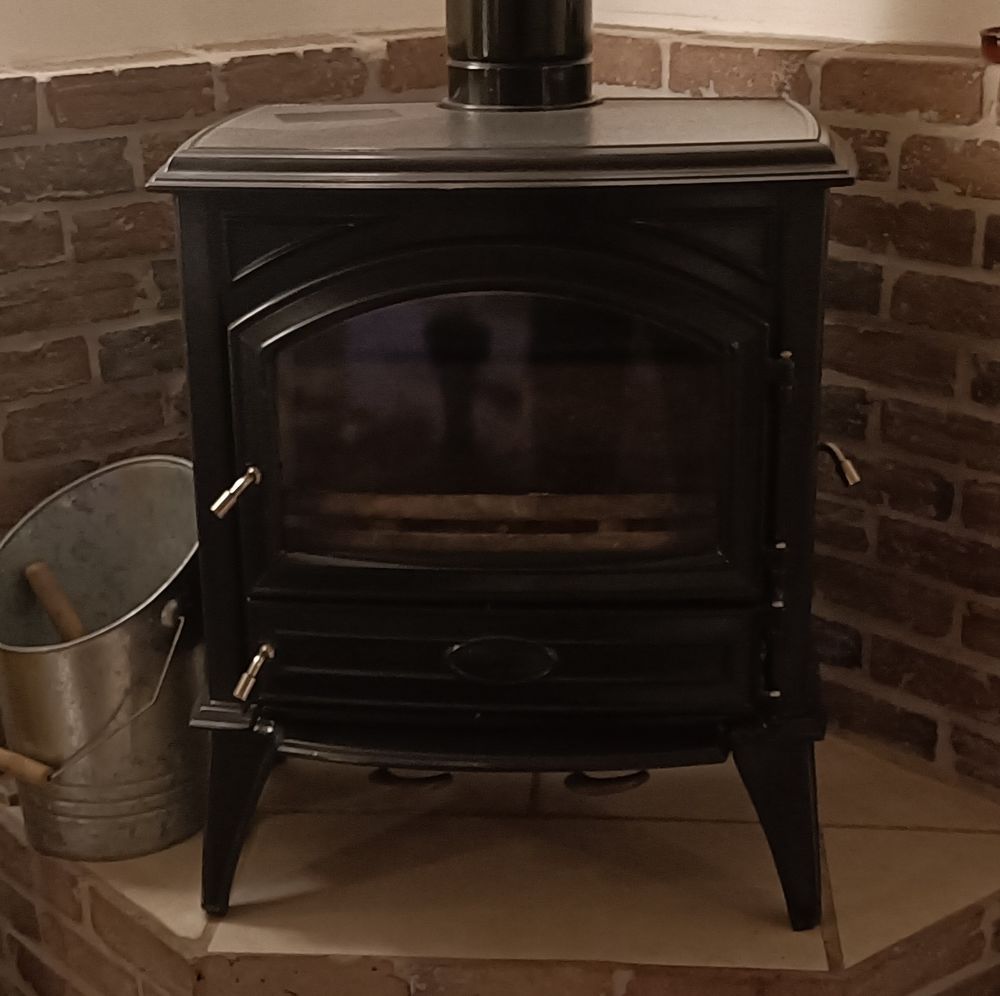po�le � bois Dovre 640 950 Aigues-Vives (30)