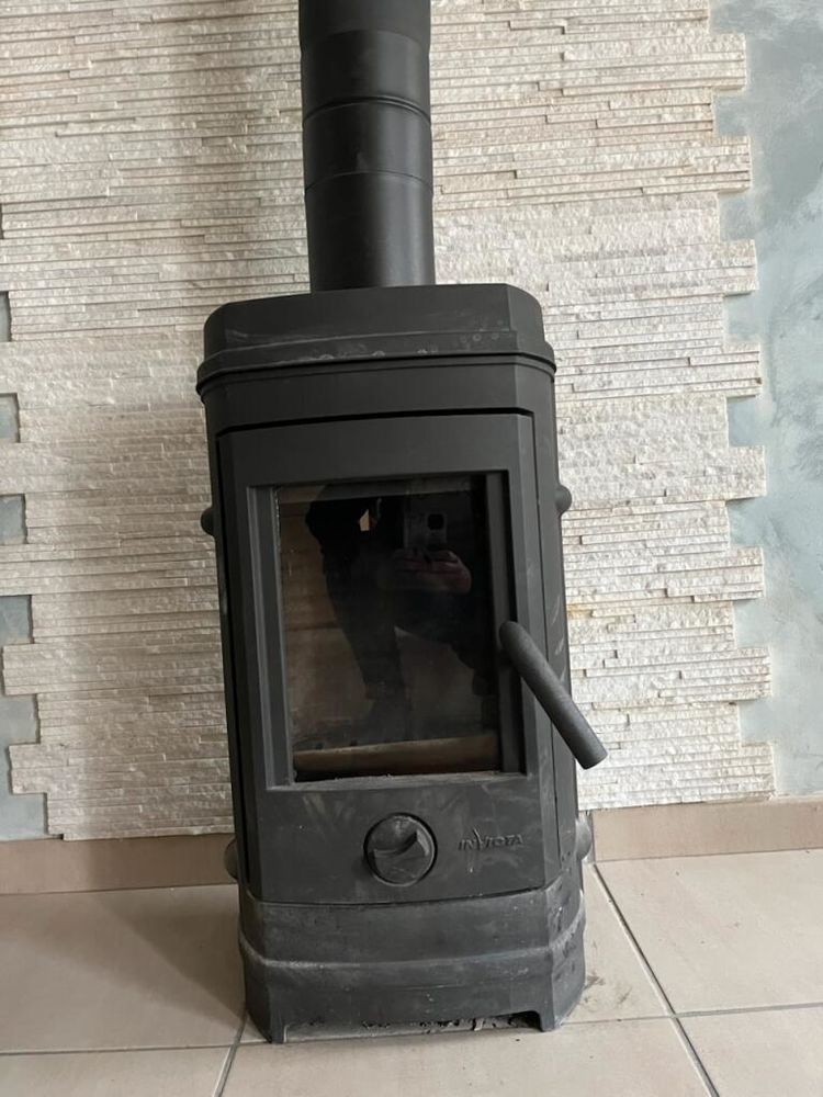 Po�le � Bois en Fonte Remilly marque INVICTA 280 Villiers-Charlemagne (53)