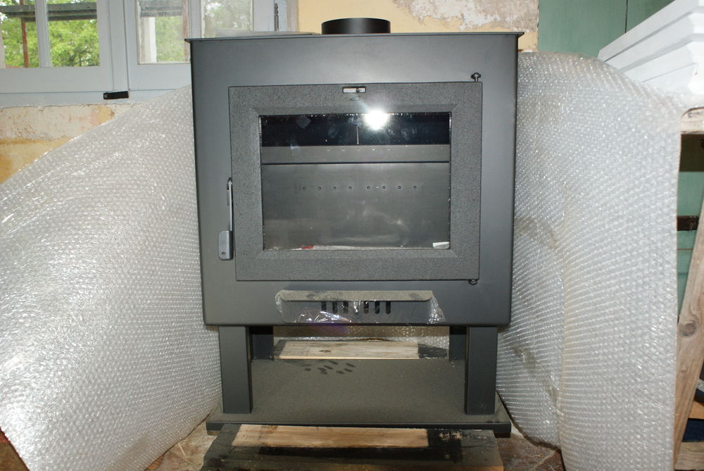 Po�le � bois 11,2 kW - NEUF - sur palette 890 Saint-Symphorien (33)