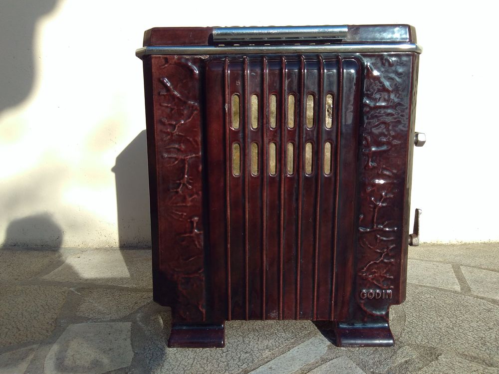 Po�le � bois 150 Gatti�res (06)