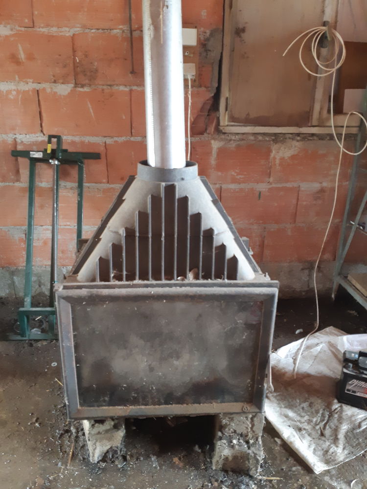 Poele a bois 400 Aubiet (32)