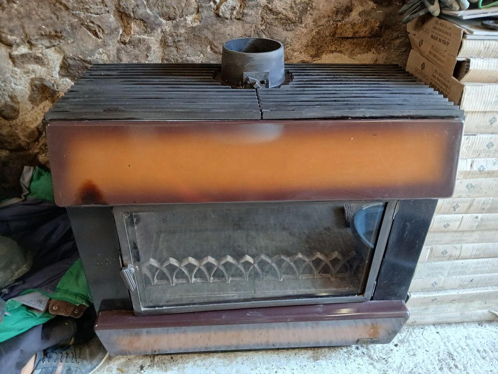 Po�le a bois 300 Saint-Maurice-la-Souterraine (23)