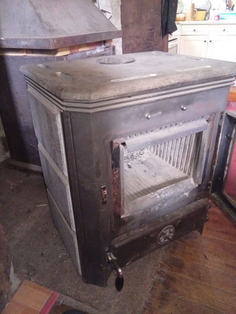 Po�le � bois 600 Meymac (19)