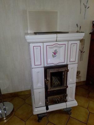 po�le c�ramique foyer en fonte H 0,95 50-50 1800 Gu�nange (57)