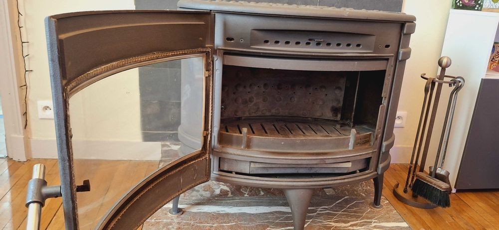 po�le fonte 12kw buches 60cm 850 Valdivienne (86)