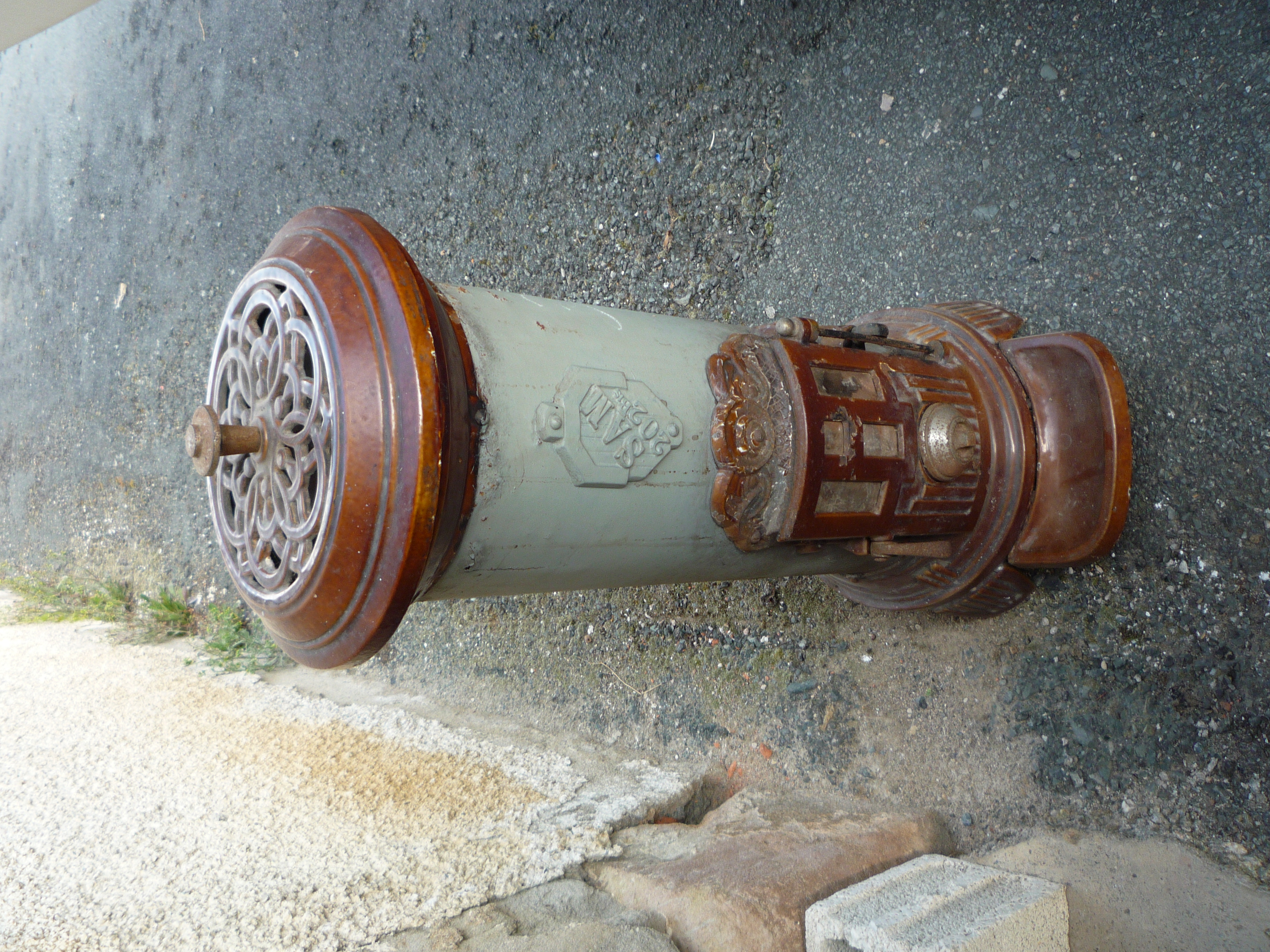 Po�le fonte SAM 202
165 Castres (81)