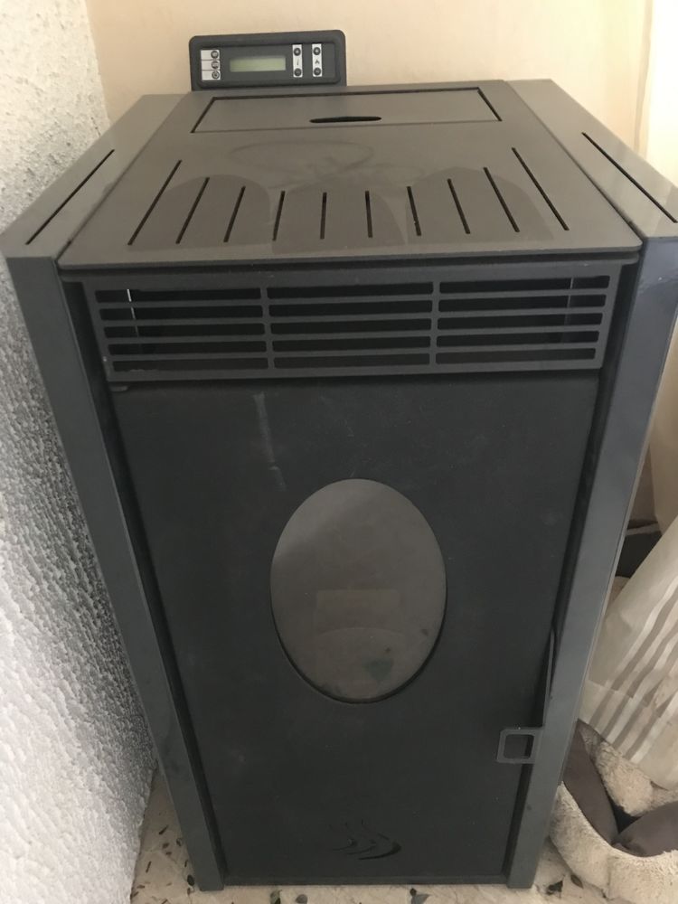 po�le � granul� 11kw quasi neuf 1000 N�mes (30)