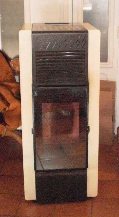 poele � granul�s 10kwa 600 Soleilhas (04)