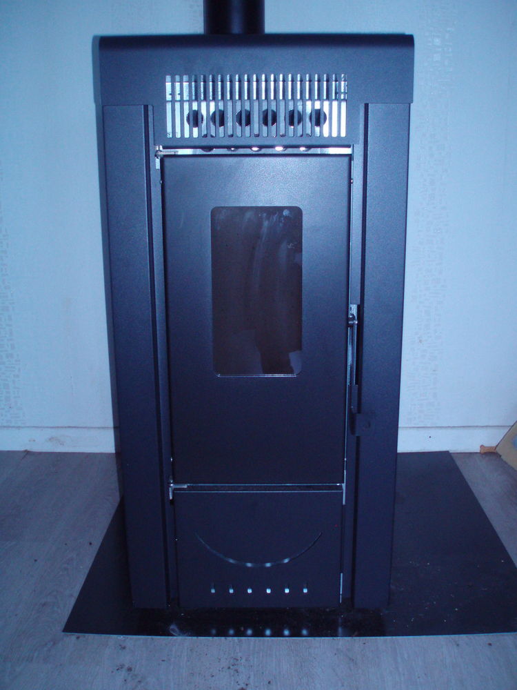                           poele a  granul�s neuf 2500 Danjoutin (90)