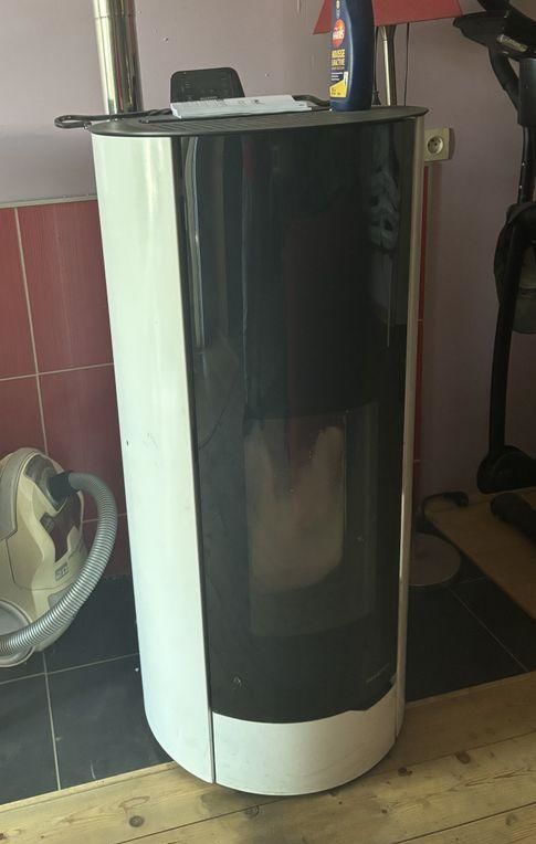 Po�le granul�s Palazzetti Nina 8 v2 - Rendmnt 92% - TB Etat 1290 Marly (57)