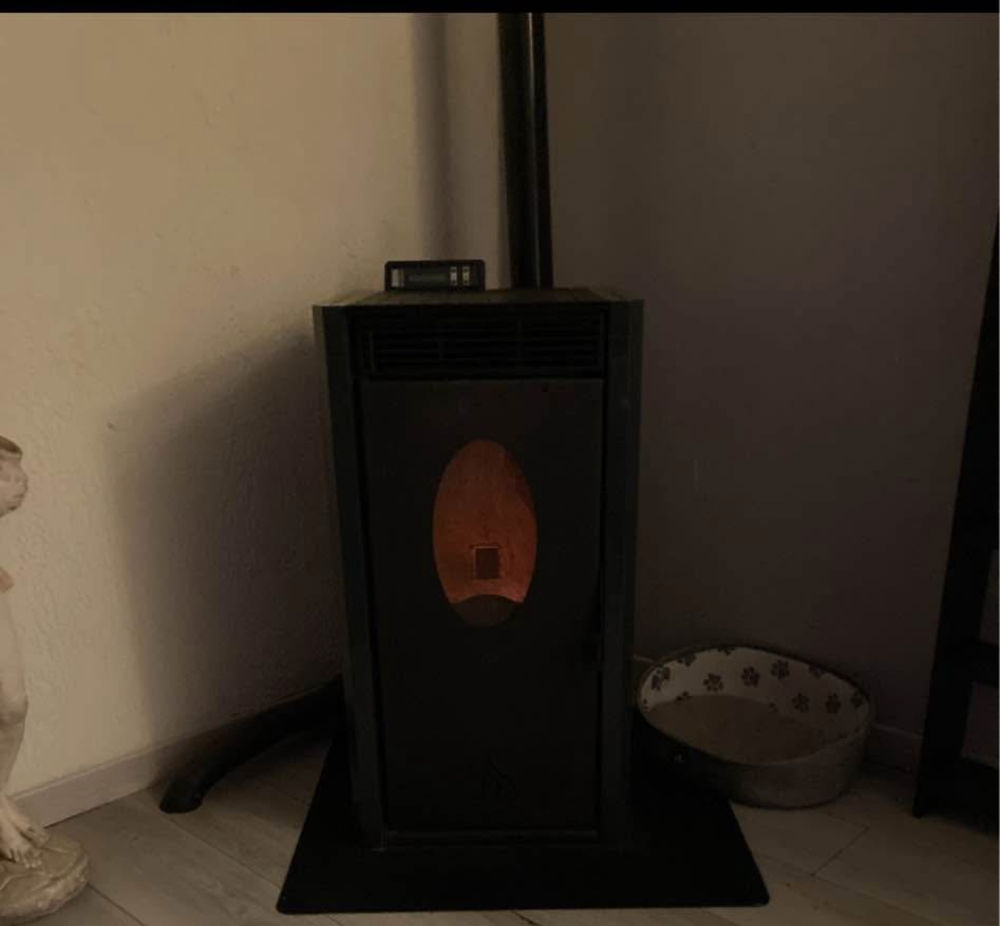 Po�le � granules 800 Rognac (13)