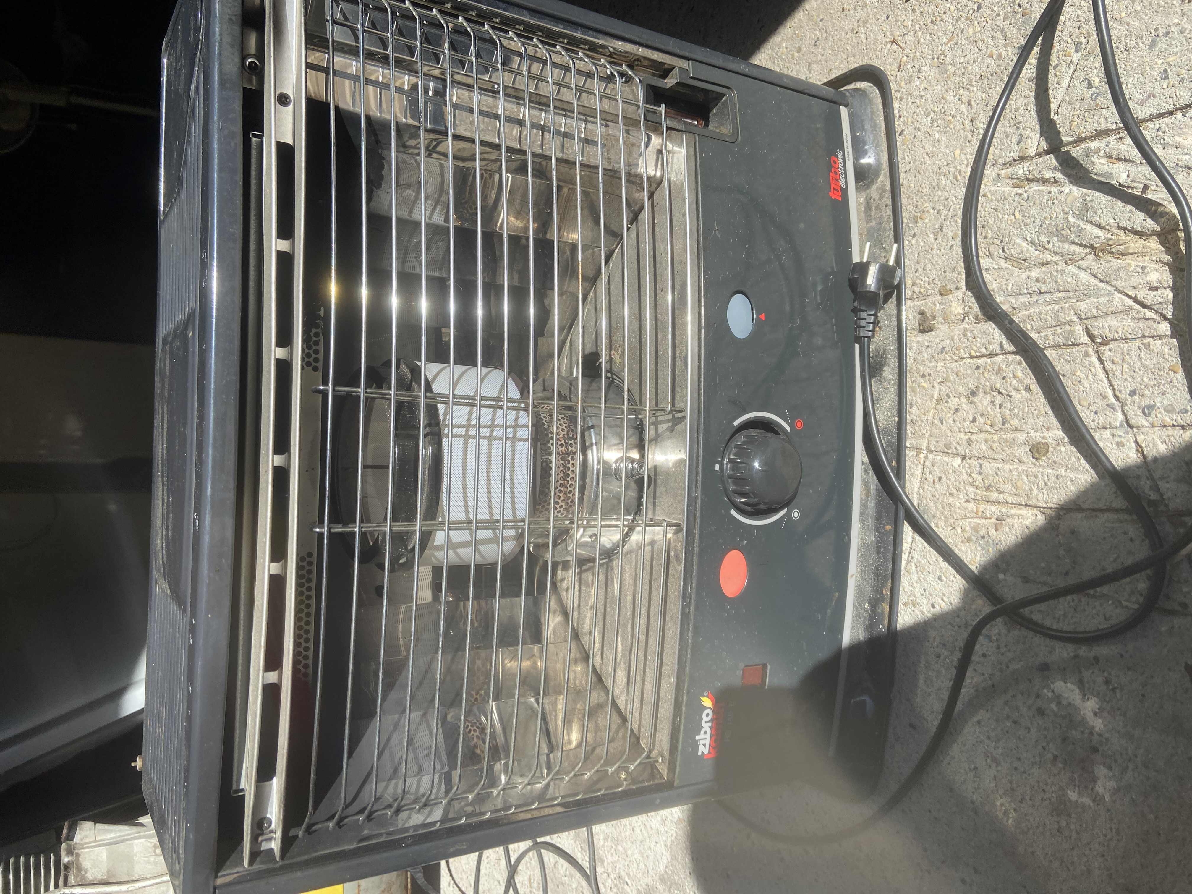 Po�le � p�trole 50 Villebois (01)