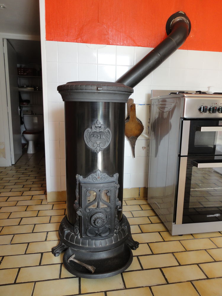 po�le rond en fonte   godin   noir 0 Surville (14)