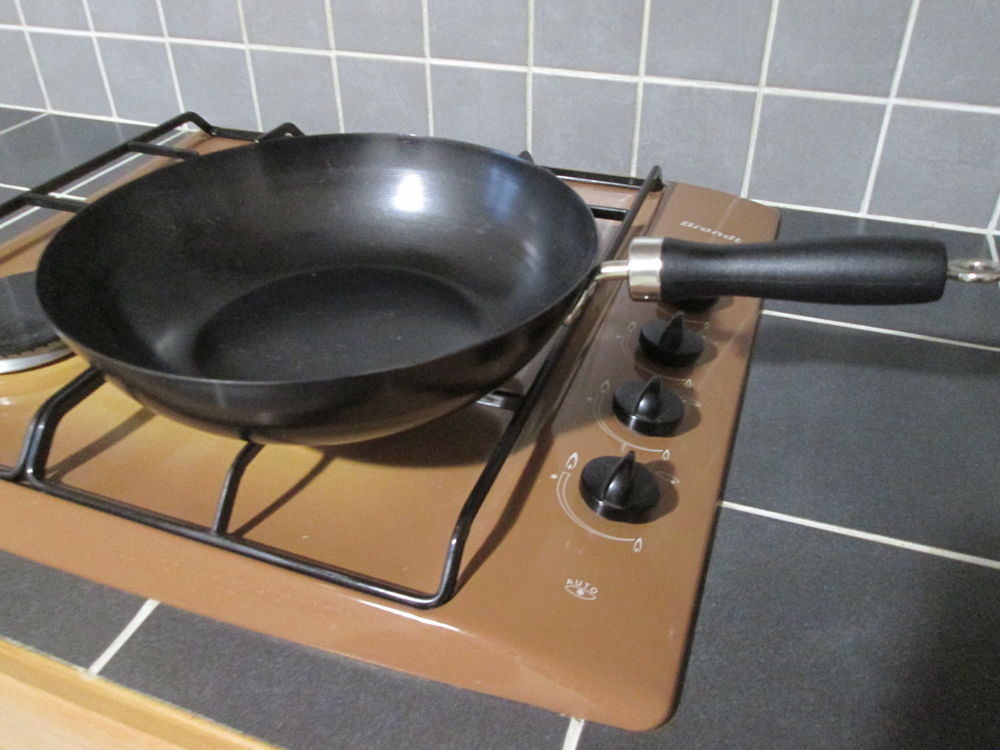 Po�le Wok 9 Chauriat (63)