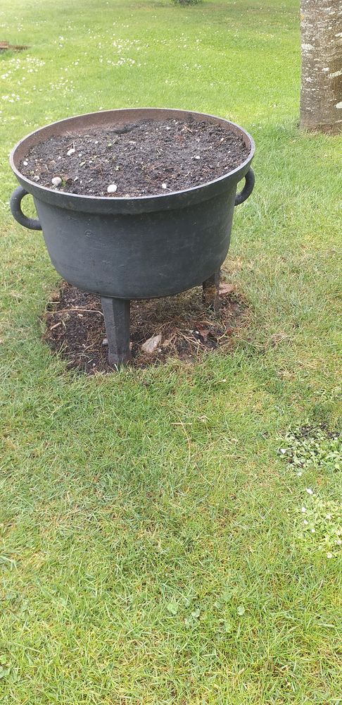 POELON ANCIEN EN FONTE MASSIF 75/100LITRES 190 Blanquefort (33)