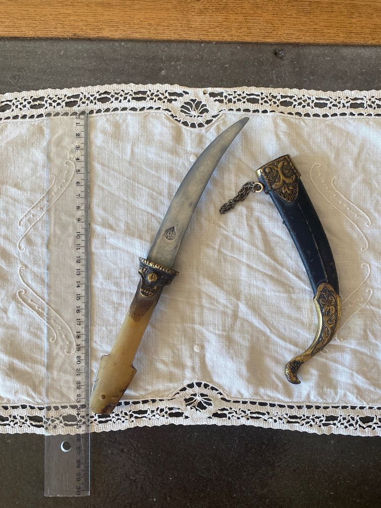 Poignard avec �tui manche en corne de b�lier, d�corations en 10 Rambouillet (78)