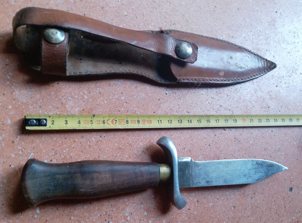 poignard de qualite lame acier fourreau cuir scout 120 Saint-Jean-de-Fos (34)