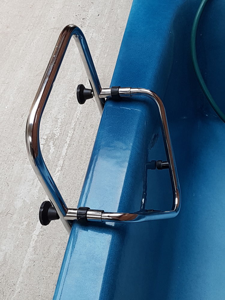 Poign�e d'appui neuve pour baignoire 15 Guarbecque (62)