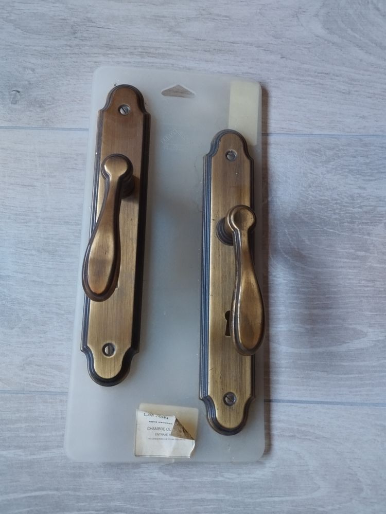 Poign�e laiton 8 Bauvin (59)