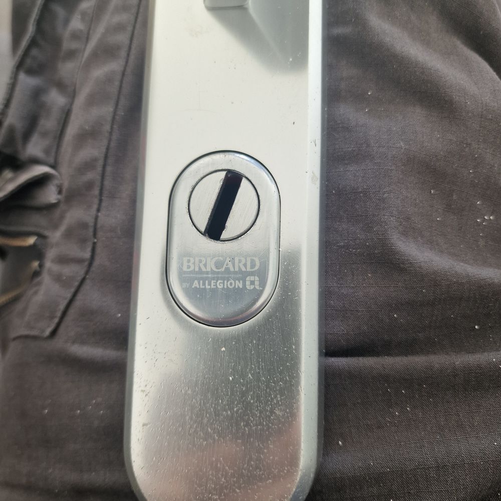 Poign�e de porte blind�e Bricard 40 Romainville (93)