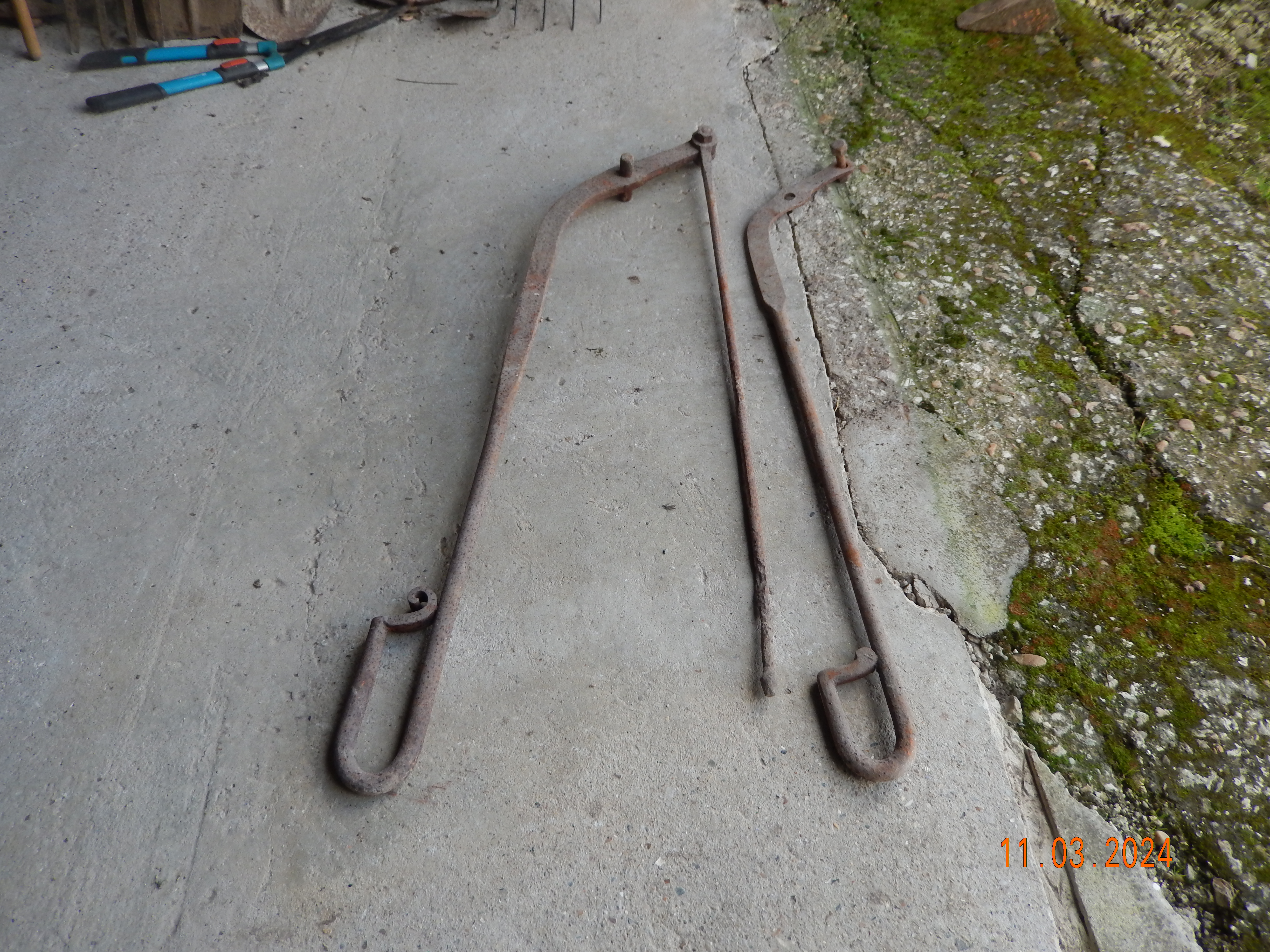 Poign�e de vieille pompe � eau de citerne 10 Chaniers (17)